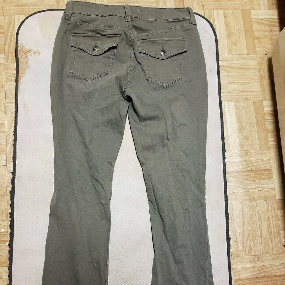 men's khaki trouser.